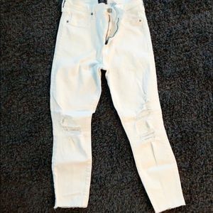 Abercrombie  size 8 white ankle distressed jeans